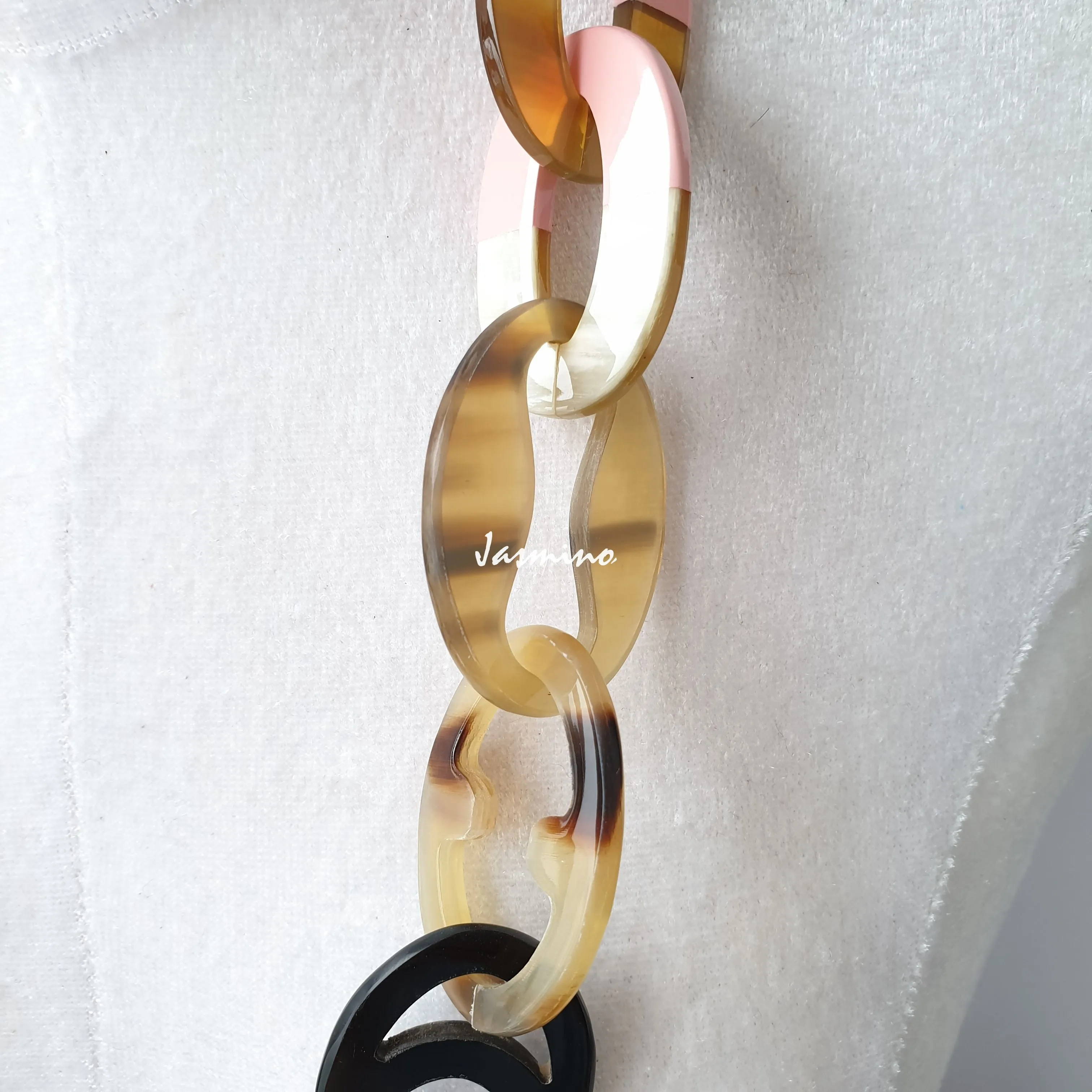 Colorful and Trendy Necklace J18077, Made by Buffalo Horn and Lacquer