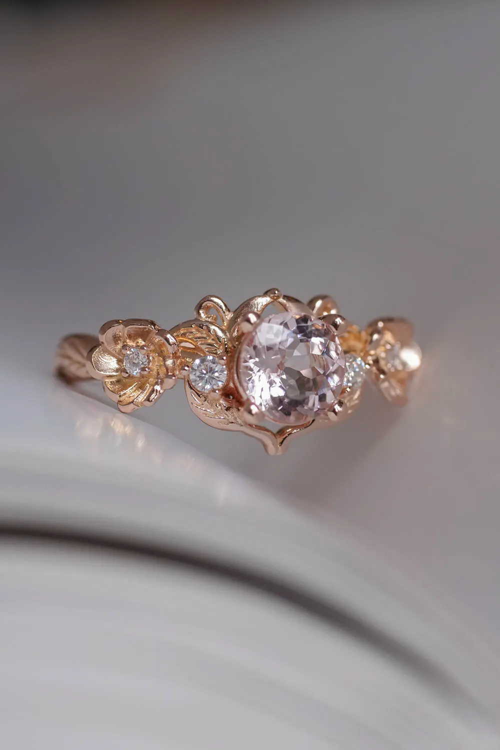 Engagement ring with pink morganite in rose gold / Adelina